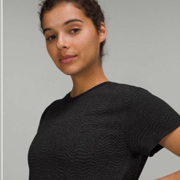 Lululemon Train to Be Seamless Short Sleeve T-Shirt Ripple Wave Blk / Graphite - Picture 3 of 9